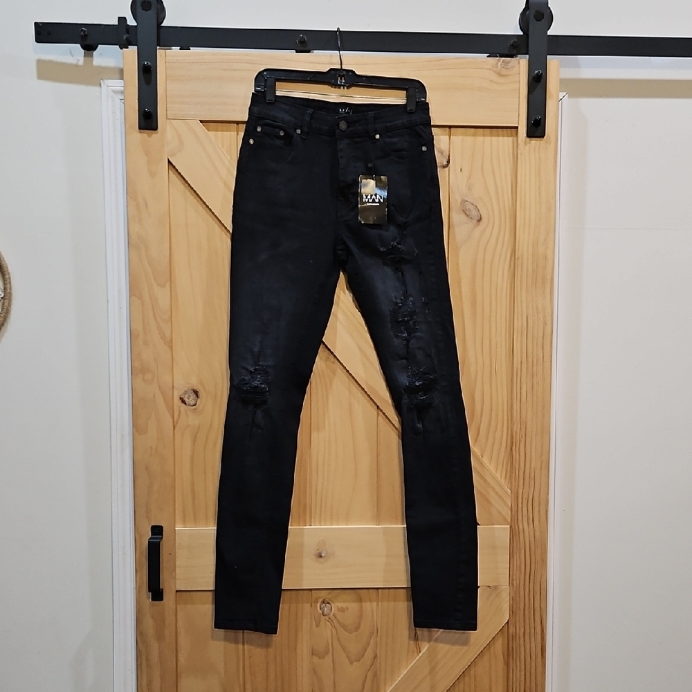 NWT | Boohoo Men's Black Distressed Skinny Jeans | Size 30